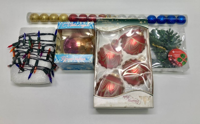 Ёлочные игрушки 4 набора + гирлянда