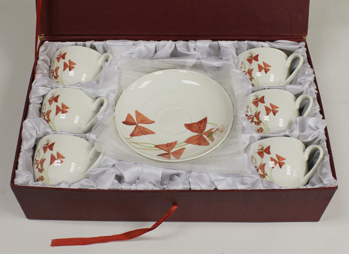 Чайный набор на 6 персон &quot;Цветок-бабочка&quot;, фарфор, Китай, в подарочной коробке (см. фото)