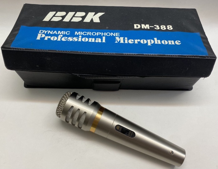 Микрофон профессиональный BBK DM-388 серебристый 