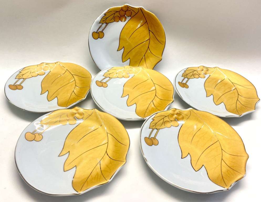 Блюдца чайные  24 шт