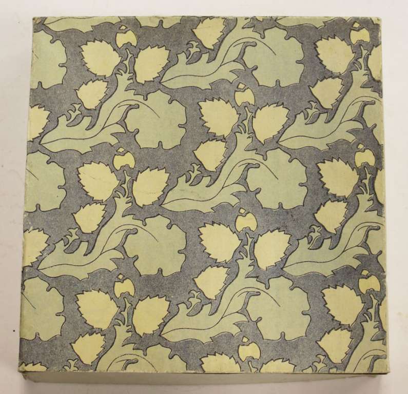 Памятное панно ЗА ВСЕ, керамика, объямная лепка, 1997 г. (состояние на фото)