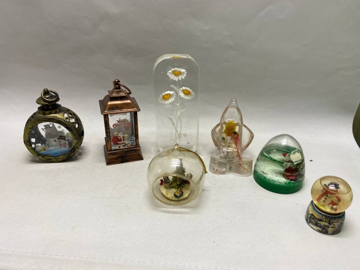 Сувениры разной формы, сфера, стекло, пластик