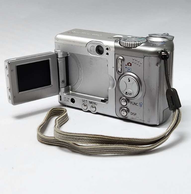 Фотоаппарат цифровой Canon PowerShot A80  Китай  рабочий (сост. отл)