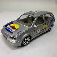 Модель автомобиля 1:43 Volkswagen Golf без коробки Bburago