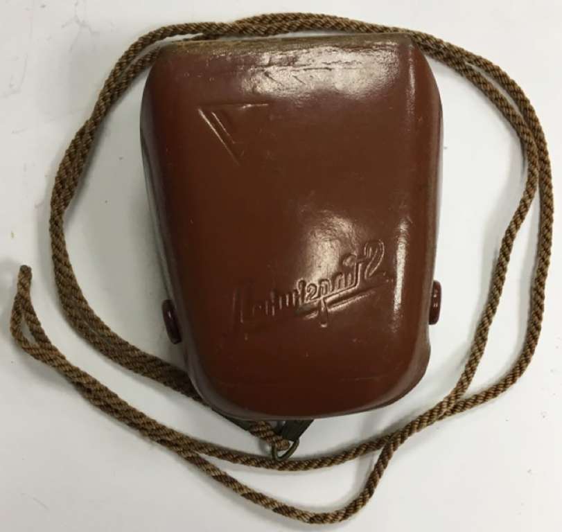 Фотоэлектрический экспонометр "Ленинград-2" в футляре (сост. на фото)