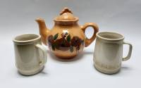 Набор чайник и 2 кружки керамика (сост. на фото)