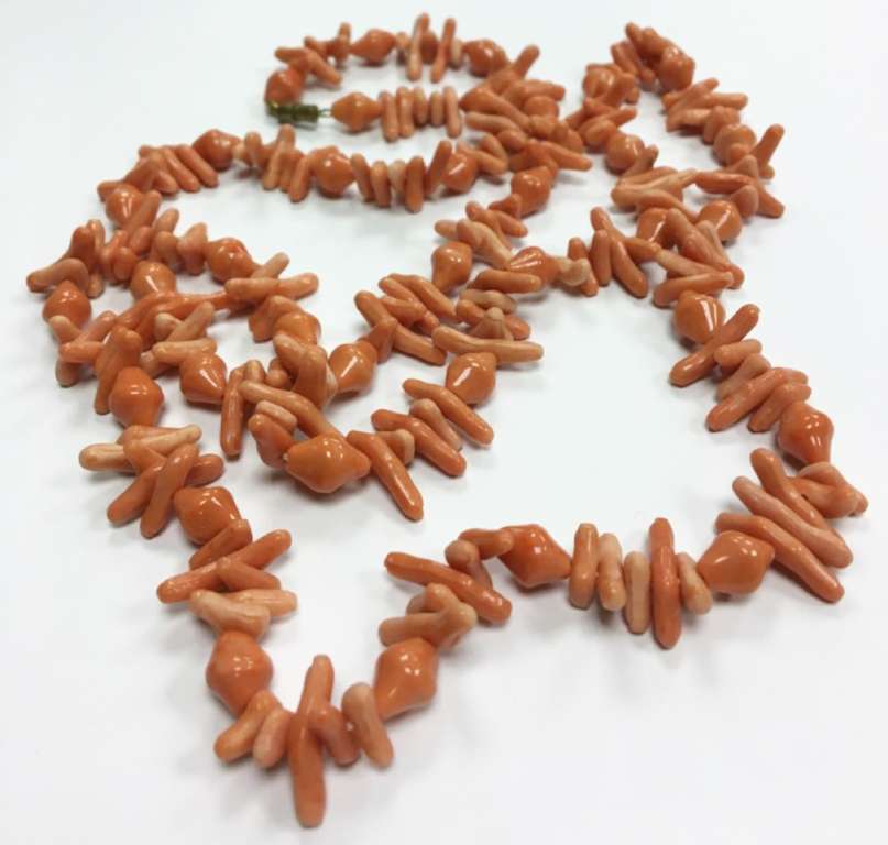 Бусы, коралл (сост. на фото)