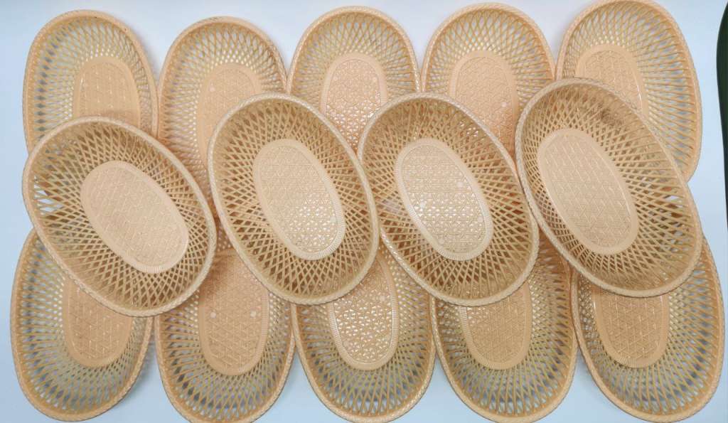 Лотки сухарницы хлебницы плетеные пластик 24 штуки