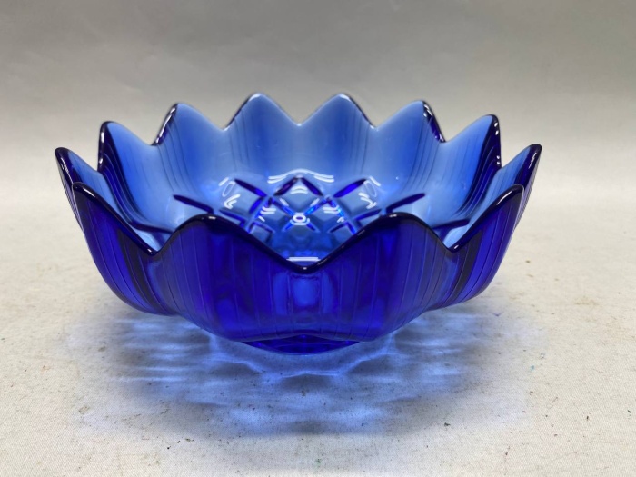 Ваза конфетница цветное стекло 17 см