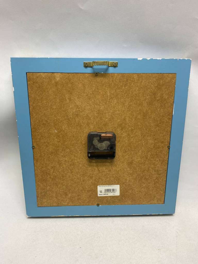 Часы настенные кварцевые деревянный корпус, на ходу