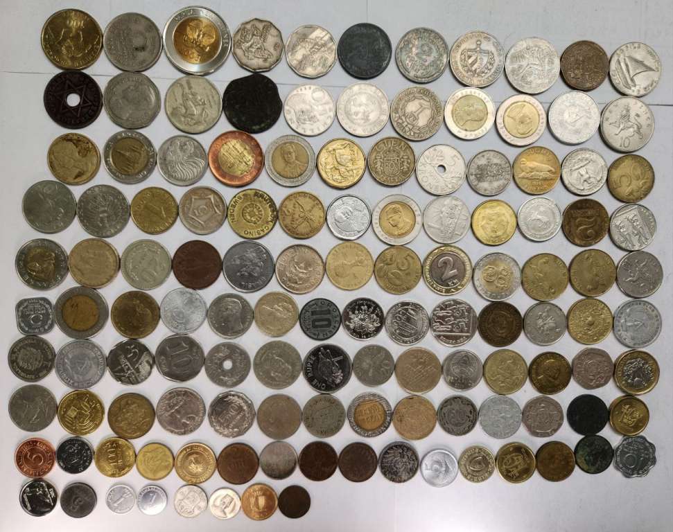 Набор иностранных монет 126 штук