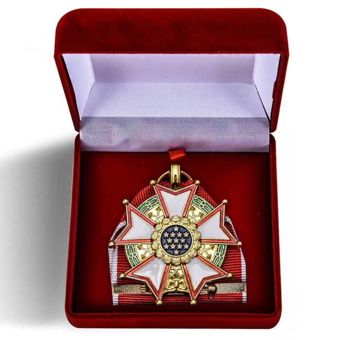 Копия: Орден  Легион Почета США 4-й степени  в бархатном футляре