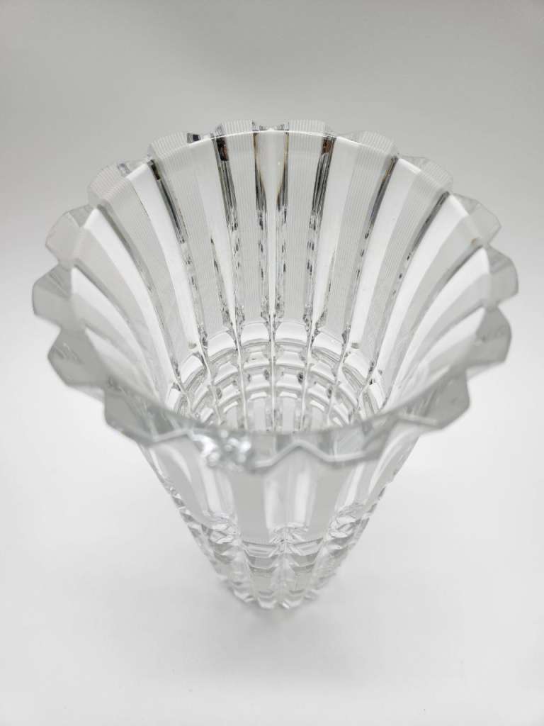 Ваза хрусталь 28 см (есть скол)