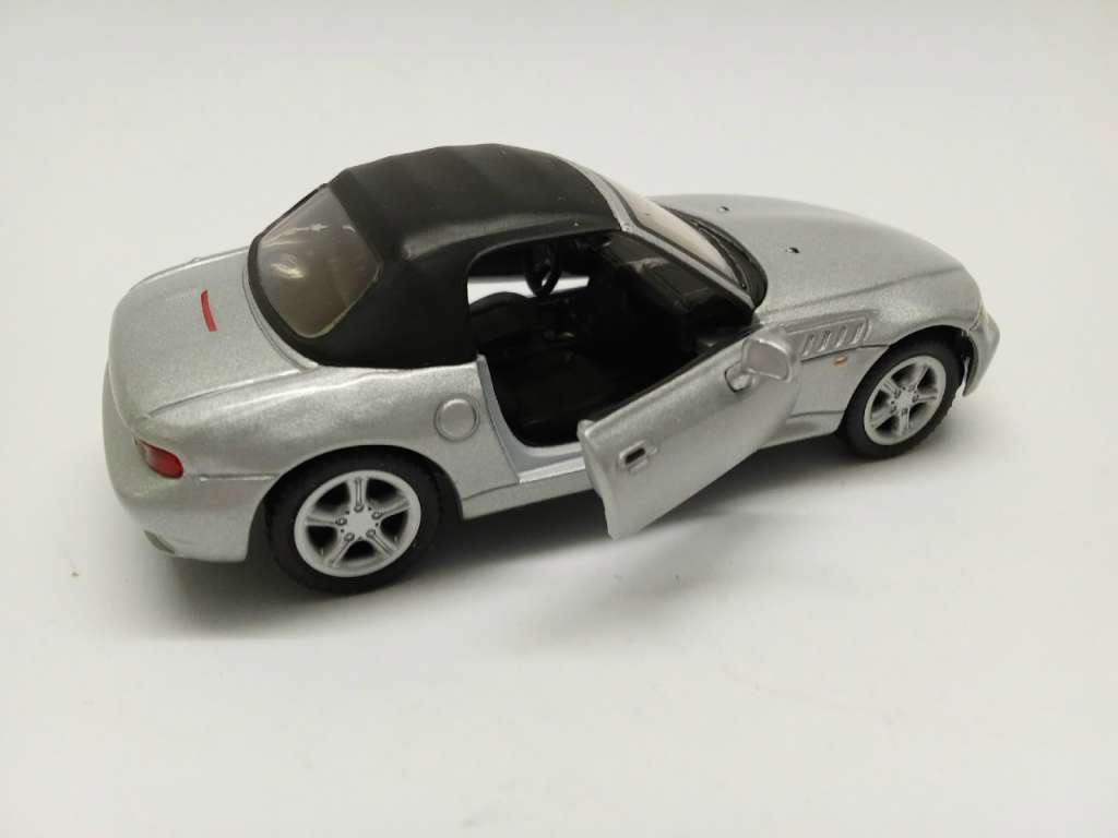 Модель авто 1:43 BMW Z3 Hongwell 