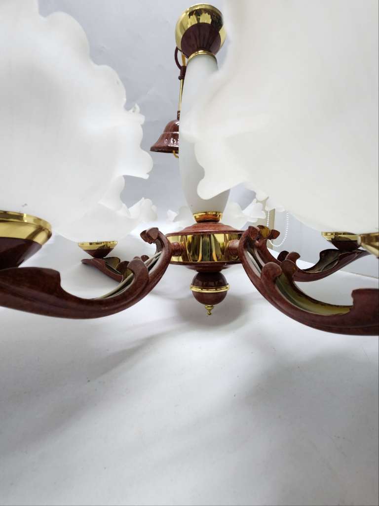 Люстра потолочная 5 рожковая плафоны матовое белое стекло в форме цветка (сост Б/у)