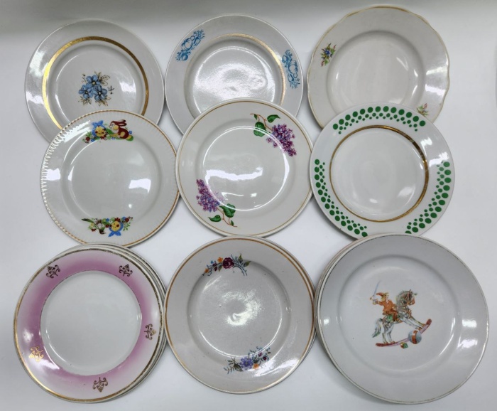 Тарелки десертные 17 шт разные