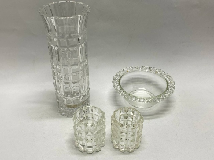 Ваза, конфетница, 2 подсвечника стекло, резьба