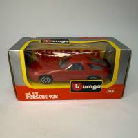 Модель автомобиля Porsche 928 1:43 Bburago в коробке