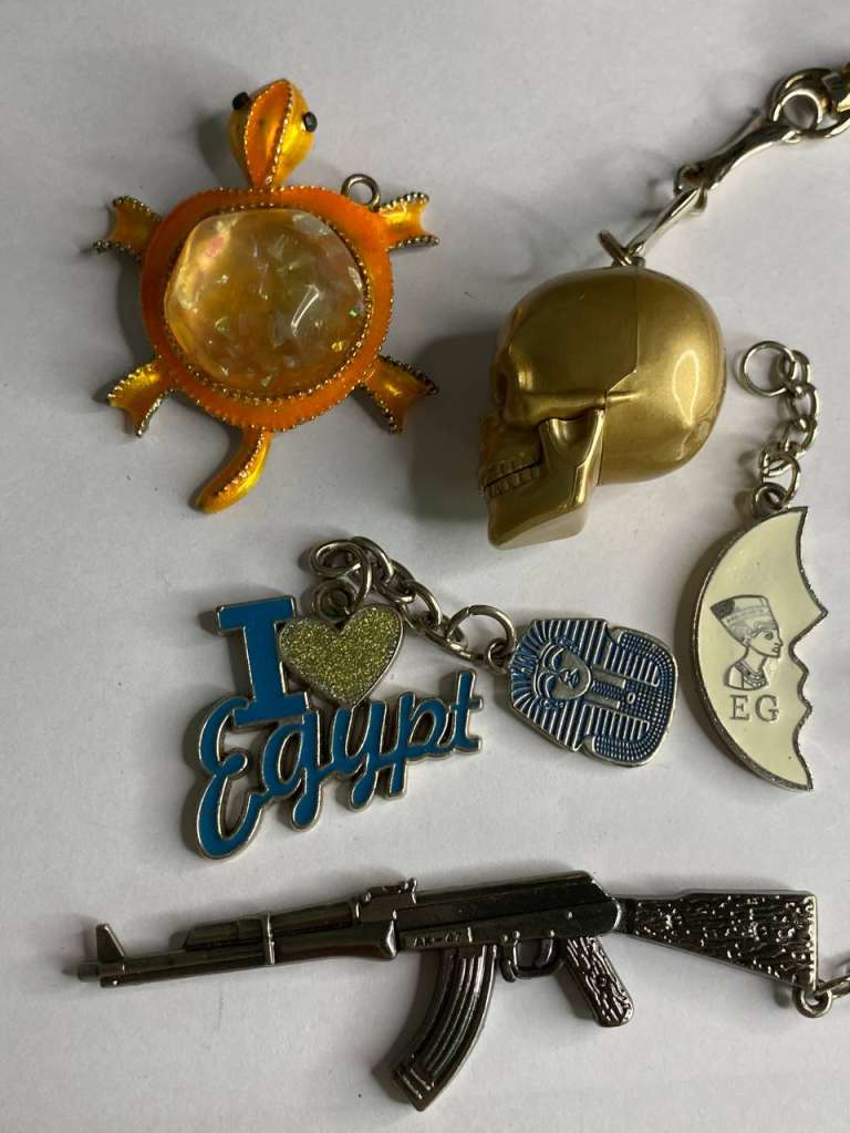 Набор 7 подвесок и 3 брелка