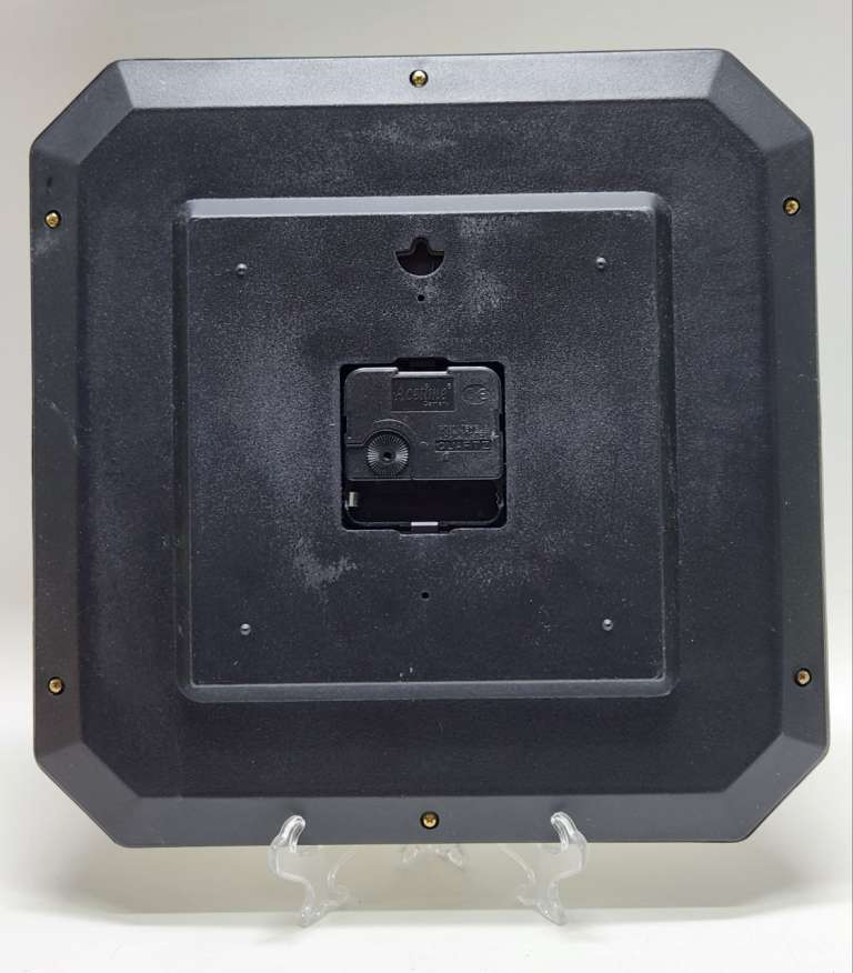 Часы настенные квадратные 65 лет Победы новые