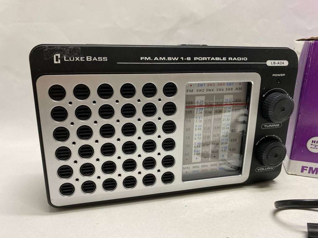 Радиоприемник Luxe Bass новый