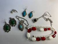 Набор 6 предметов, серьги 3 пары, 2 подвески с цепочкой, бусы