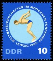 (1965-055) Марка Германия (ГДР) "Плавание"    ЧМ по пятиборью II Θ