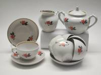 Чайный сервиз Дулево красные розочки СССР винтаж 1970-е фарфор деколь 11 предметов