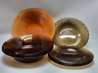 Тарелки десертные 8 шт и Салатник цветное стекло 