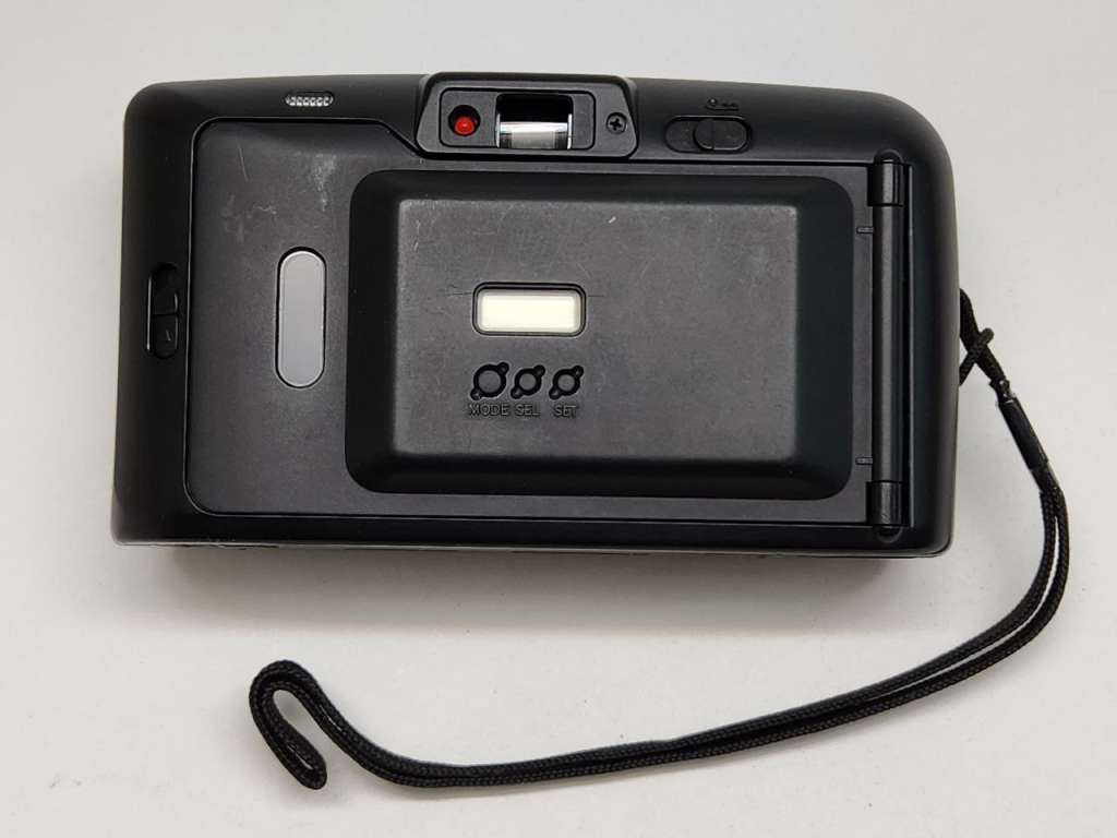 Фотоаппарат плёночный Samsung F-111    Рабочий