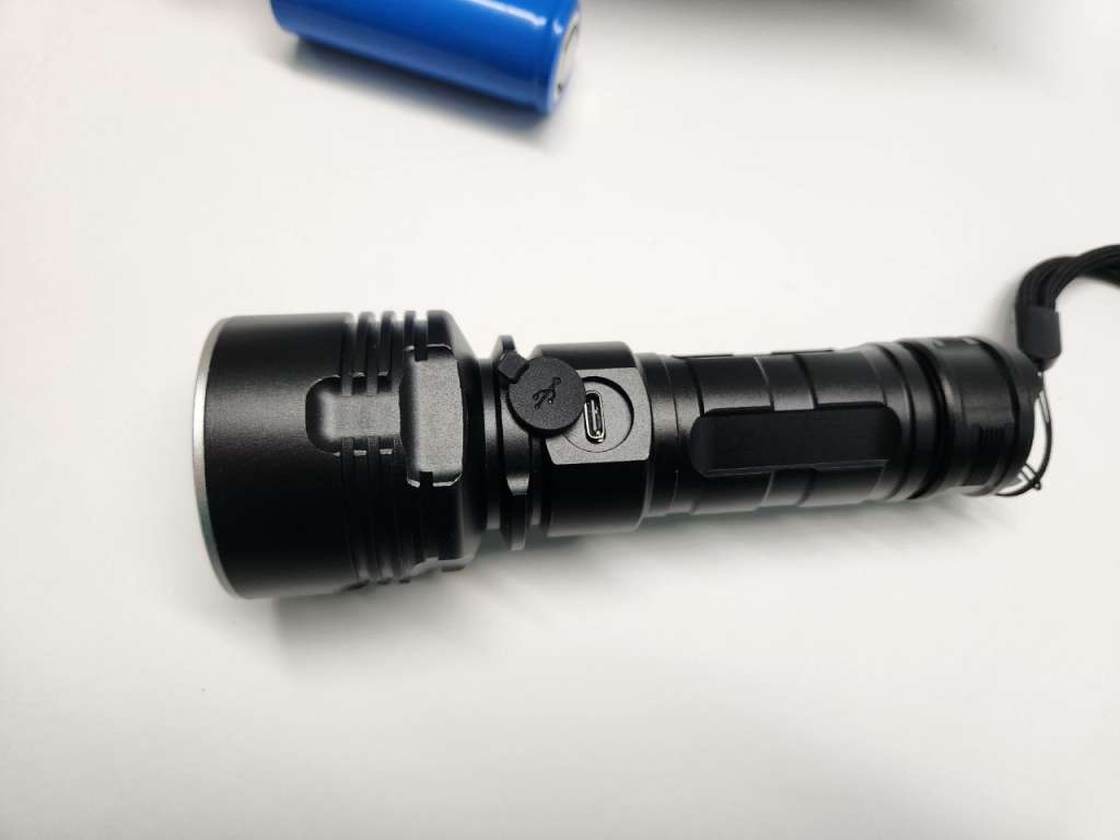 Фонарь тактический новый в коробке
