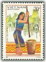 (1987-054) Марка Вьетнам "Женский Джиа Рай"    Костюмы жителей Тай Нгуена III Θ