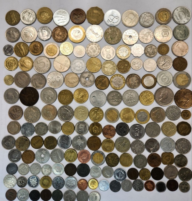 Набор иностранных монет 160 штук