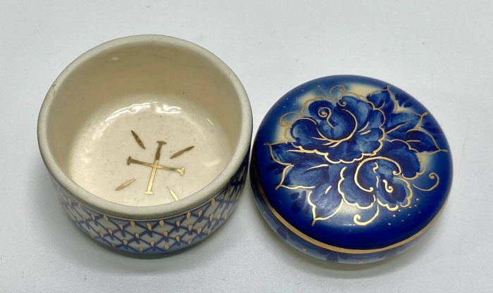 Шкатулка фарфоровая круглая, кобальтовая сетка