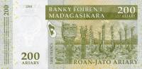 (,) Банкнота Мадагаскар 2004 год 200 ариари "Хижины туземцев"   UNC