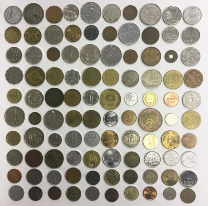 Набор иностранных монет, разные года, 100 шт. (сост. на фото)