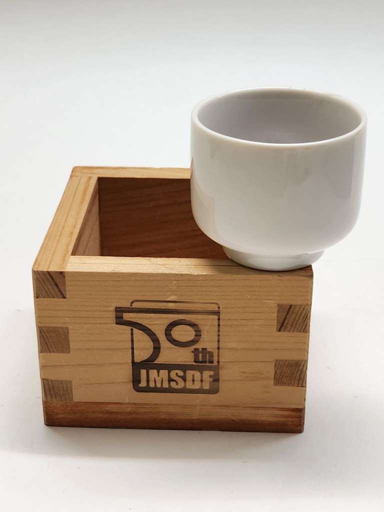 Рюмка для сакэ фарфор + масу Япония