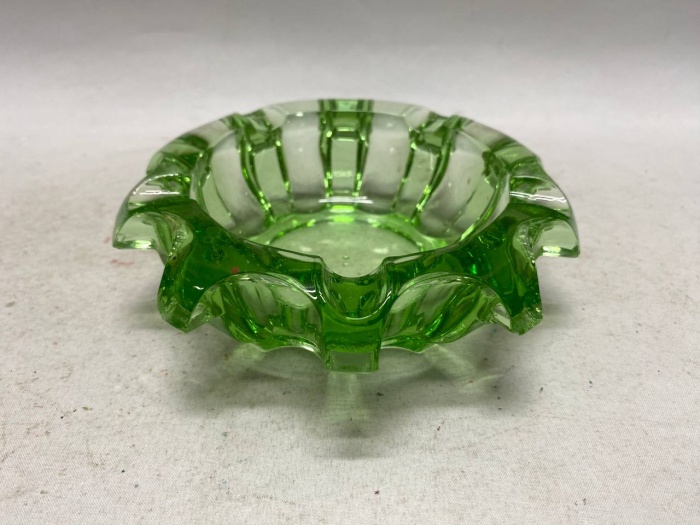 Пепельница зеленое стекло СССР