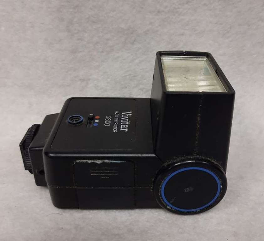 Вспышка Vivitar 2800, 1981 г. (состояние на фото)