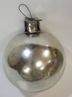 Ёлочный шар, диаметр -11см., толстое стекло, СССР (сост. на фото)