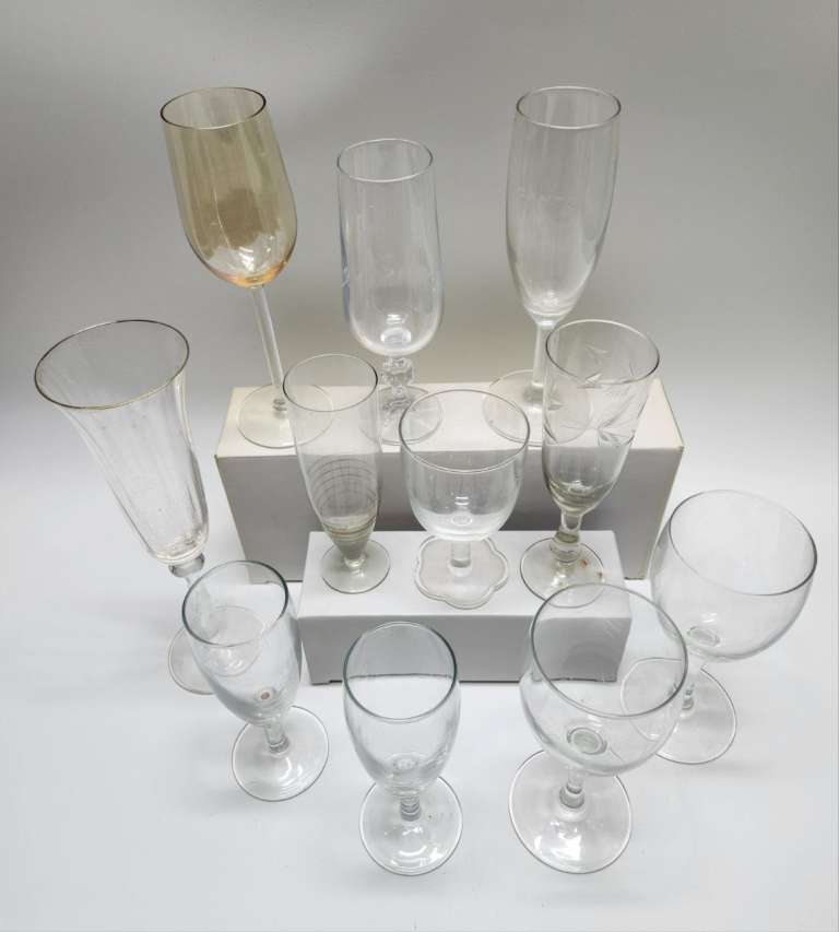 Бокалы разные 11 штук стекло