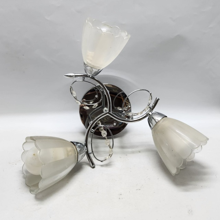 Люстра потолочная 3 плафона трехрожковая б/у