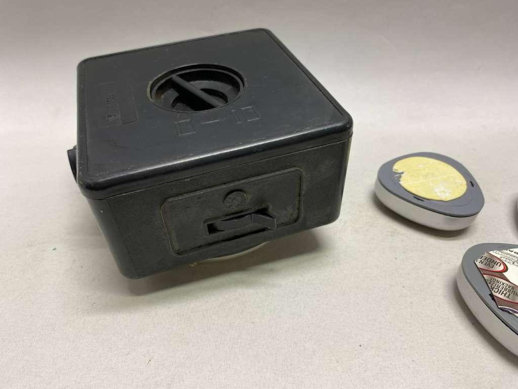 Фонарь переносной и 3 мини светодиодных фонарика