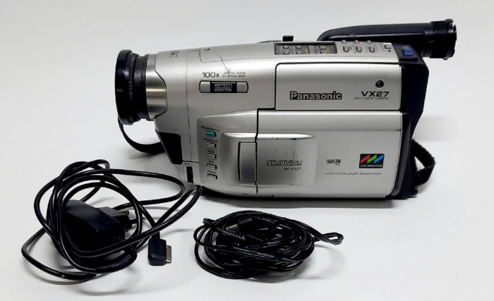 Видеокамера Panasonic NV-VX27 VHS-C,  zoom 22x/300x Китай  сост. отл.