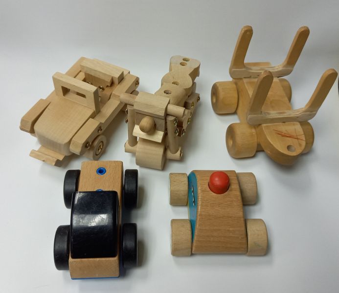 Набор деревянных машинок,5 шт (сост.на фото)