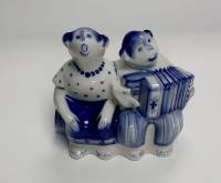 Фарфоровый сувенир "Обезьяны-гармонисты", гжель, авторская работа