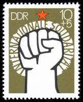 (1975-082) Марка Германия (ГДР) "Кулак"    Международная солидарность III Θ