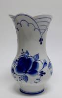 Ваза, фарфор, гжель, высота 18 см., д-11 см. (сост. на фото)