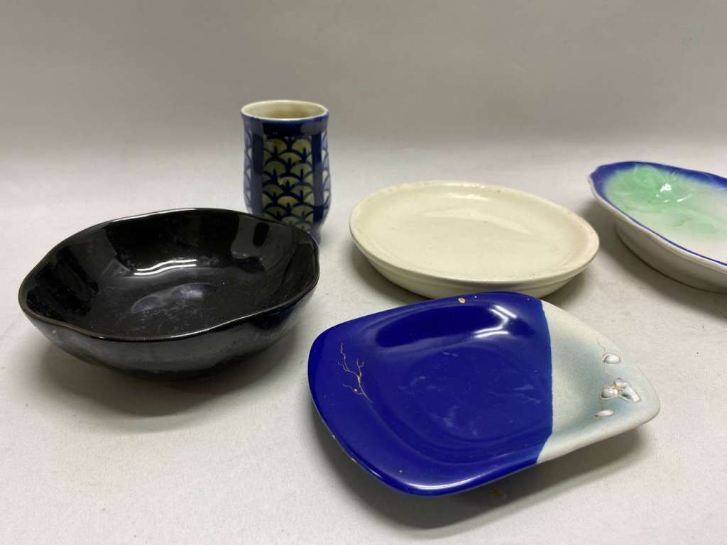 Селедочница, салатники, чашка