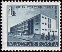 (1958-005) Марка Венгрия "Школа на ул. Дьерди Килиана"    Здания построенные за  Пятилетку  (Стандар